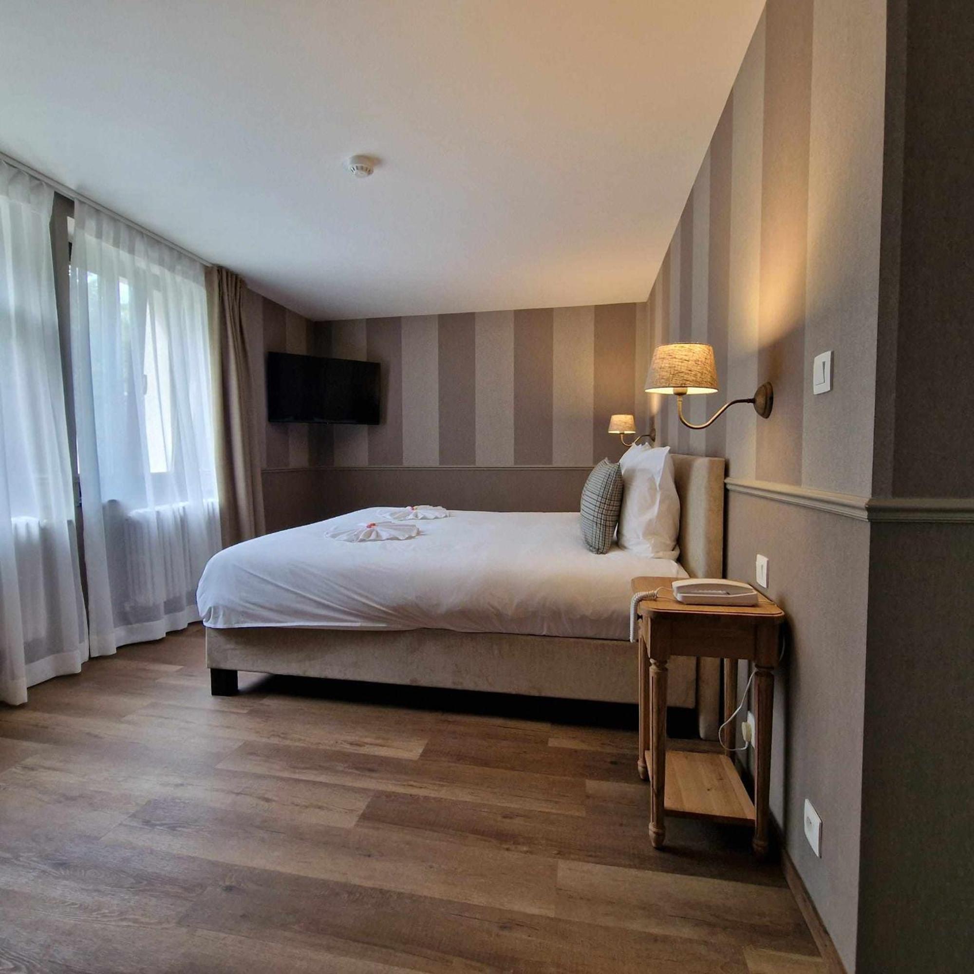Hotel Le Cor De Chasse Saint-Hubert Kültér fotó